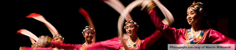 Dancers Scarves © Marcin Wilkowski